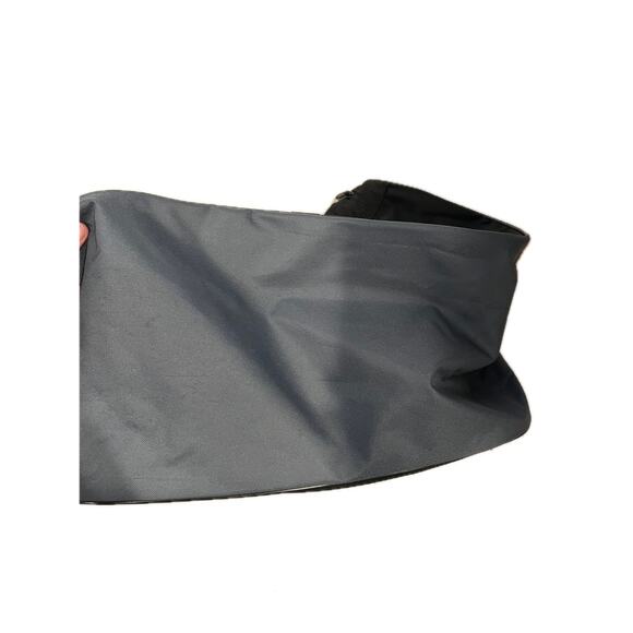 Adidas Defender Medium 20"x12"x10" Black Gray Duffel Bag - Picture 4 of 6